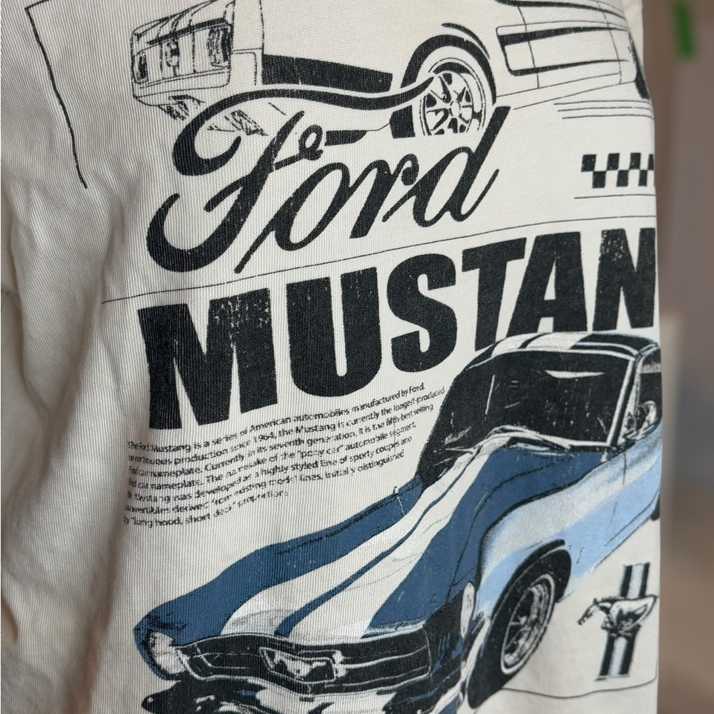 Ford Mustang Graphic White/ Cream T-Shirt Vintage Men’s shirt size M - Picture 2 of 4